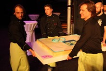 Die 60 Jahre FSK-Geburtstagstorte serviert von den Hofköchen