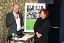 Helmut Possmann und Christiane von Wahlert (FSK-Geschäftsführung) bei der Vorstellung der Studie.